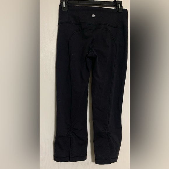 LULULEMON ATHLETICA SLIT BACK CAPRI LEGGING - Picture 3 of 7